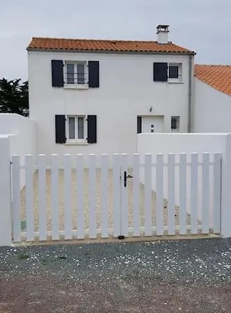 Maison 3 Chambres La Bree, Terrasse, Parking Prive, Plage A Pied *